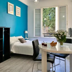 https://central-hideaway-with-hotel-room-comfort.fr-provencehotel.com