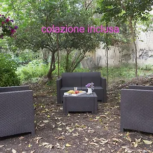 https://la-casa-di-flora.hotels-amalfi.com